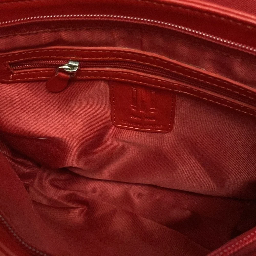 ili New York  Genuine Leather Zip Top Hobo Bag NWOT
